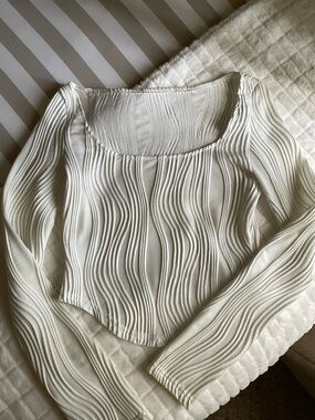Amazon Women's Cream Textured Long-Sleeve Crop Top
